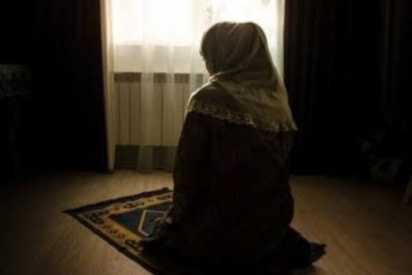 Antara Cinta dan Panggilan Ka’bah: Sebuah Ujian Iman dan Kesetiaan