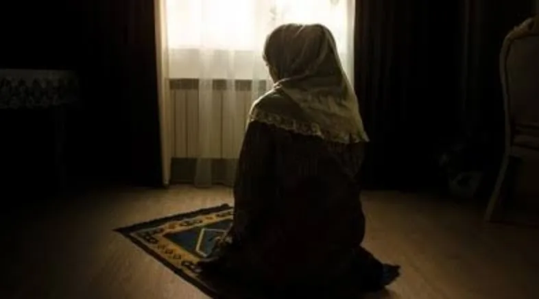 Antara Cinta dan Panggilan Kaโbah: Sebuah Ujian Iman dan Kesetiaan Waklah dan Maimunah