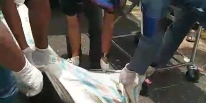 foto evakuasi mayat agen mobil dibunuh di aceh utara