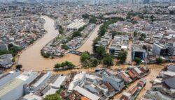 Pemerintah Tindak Cepat Atasi Banjir di Jabodetabek foto banjir jabodetabek
