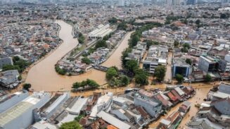 Pemerintah Tindak Cepat Atasi Banjir di Jabodetabek foto banjir jabodetabek