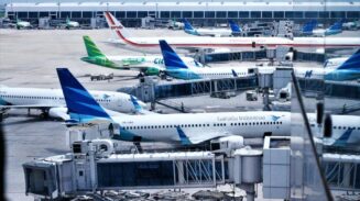 Menjelang Lebaran, Harga Tiket Pesawat Diprediksi Turun, Simak Alasannya tiket pesawat jelang lebaran turun