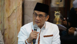 wamenag Wamenag Dukung Tradisi Saling Memberi di Idulfitri Tapi Tolak Aksi Paksa Minta THR