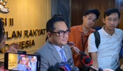 Ketua Komisi II DPR RI Rifqinizamy Karsayuda saat rapat