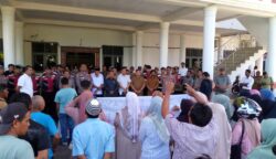 demo warga desa kepala bandar