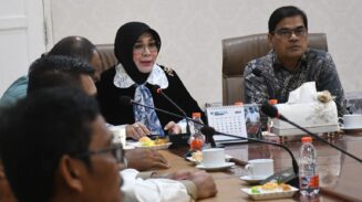 Illiza bersama rektoru uin ar-raniry