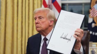 Intelijen AS Sebut Iran Tak Bangun Nuklir, Trump Tak Percaya