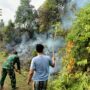 Kebakaran Lahan di Gunung Cut Abdya, TNI dan Warga Bergerak Cepat Padamkan Api