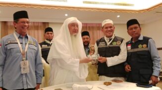 Wagub Aceh Hadiri Pembagian Dana Wakaf Habib Bugak di Makkah
