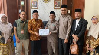 Baitul Mal Terima Dana Zakat ASN Kemenag Aceh Selatan Senilai Rp 200 Juta
