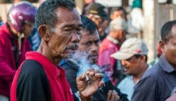 BPS: Warga Miskin di Indonesia Lebih Banyak Belanja Rokok daripada Kebutuhan Pokok