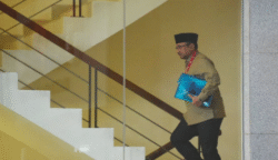 KPK Cegah Yaqut Cholil Qoumas ke Luar Negeri Terkait Kasus Dugaan Korupsi Kuota Haji