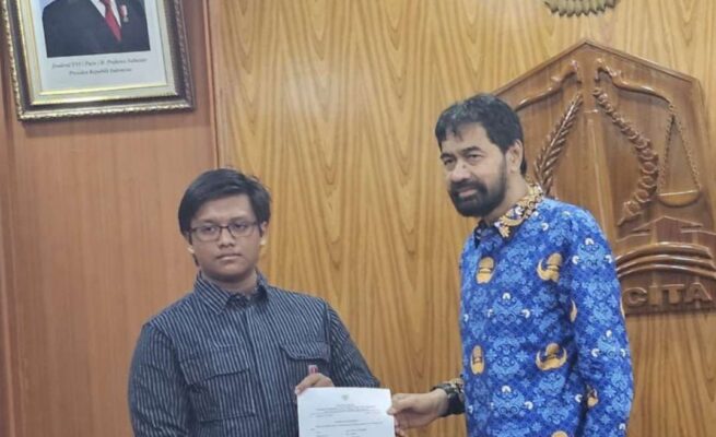 Mualem Apresiasi Azam Falah, Lulusan SMAN 10 Fajar Harapan yang Diterima di Kampus Saint Petersburg Mining University