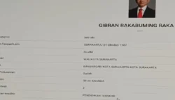 Heboh! Data Pendidikan Gibran di Situs KPU Cuma Tertulis โPendidikan Terakhirโ, Netizen: Apa Maksudnya?