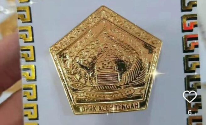 Pengadaan Pin Emas DPRK Senilai Rp463 Juta Tuai Kritik