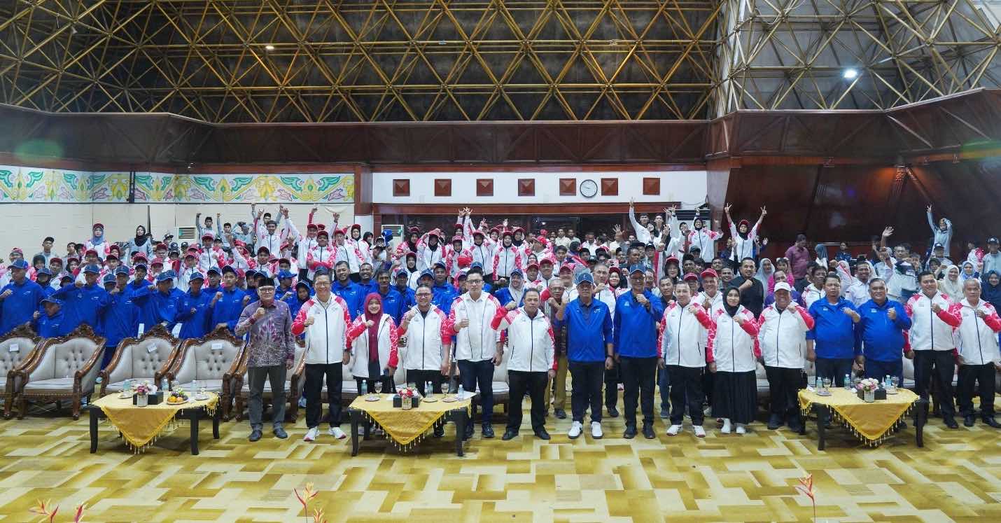 Aceh Lepas 227 Atlet POPNAS dan PEPARPENAS 2025, Gubernur Mualem: Pulanglah Membawa Kebanggaan