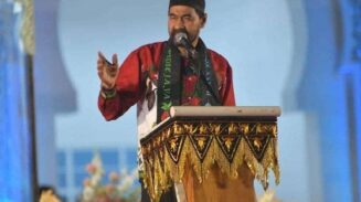 Unimal Anugerahkan Gelar Alumni Kehormatan kepada Gubernur Aceh Muzakir Manaf