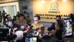 Baru Mendarat dari Tanah Suci, Bupati Mirwan Langsung Diperiksa Kemendagri