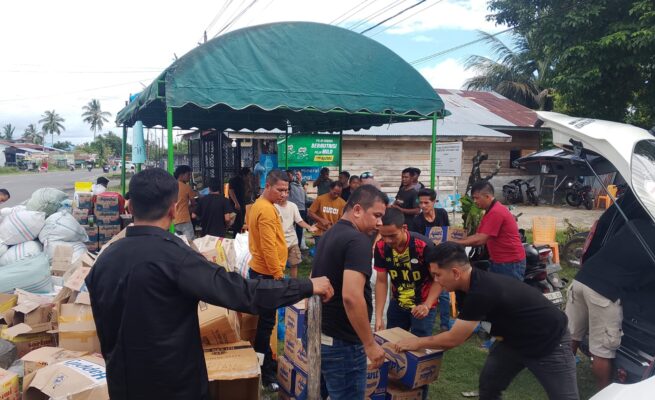 Mus Seudong Serahkan Bantuan untuk Korban Banjir dan Longsor di Posko Pulau Kayu