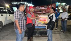 12 Jam Terombang di Laut, Tgk Muharuddin Salurkan Bantuan ke 10 Kecamatan Terdampak Banjir