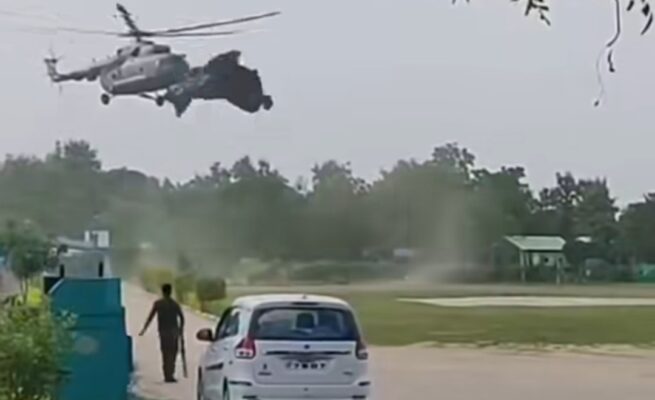 Nyaris Celaka! Helikopter Mi-17V5 Hampir Hilang Kendali Akibat Terpal yang Tersedot Downwash