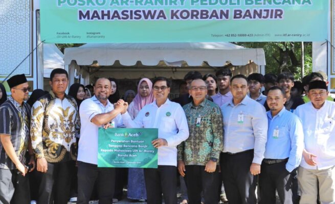 UIN Ar-Raniry Terima Rp100 Juta dari Bank Aceh Syariah untuk Mahasiswa Terdampak Banjir