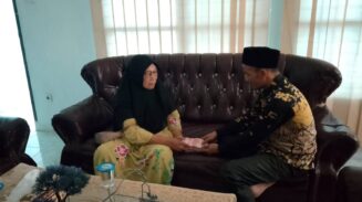 IRT di Abdya Salurkan Zakat Rp30 Juta ke Baitul Mal