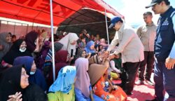 Kunjungi Pengungsi di Kutacane, Prabowo Janji Perbaiki Infrastruktur Pascabencana Aceh