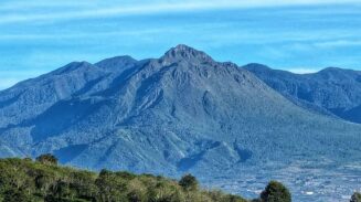 Status Gunung Bur Ni Telong Turun ke Level Waspada