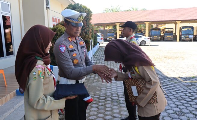 Apresiasi Generasi Muda, Polres Abdya Anugerahkan Piagam kepada Pramuka Saka Bhayangkara