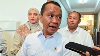 Bahlil Buka Peluang Setop Impor Bensin Mulai 2027